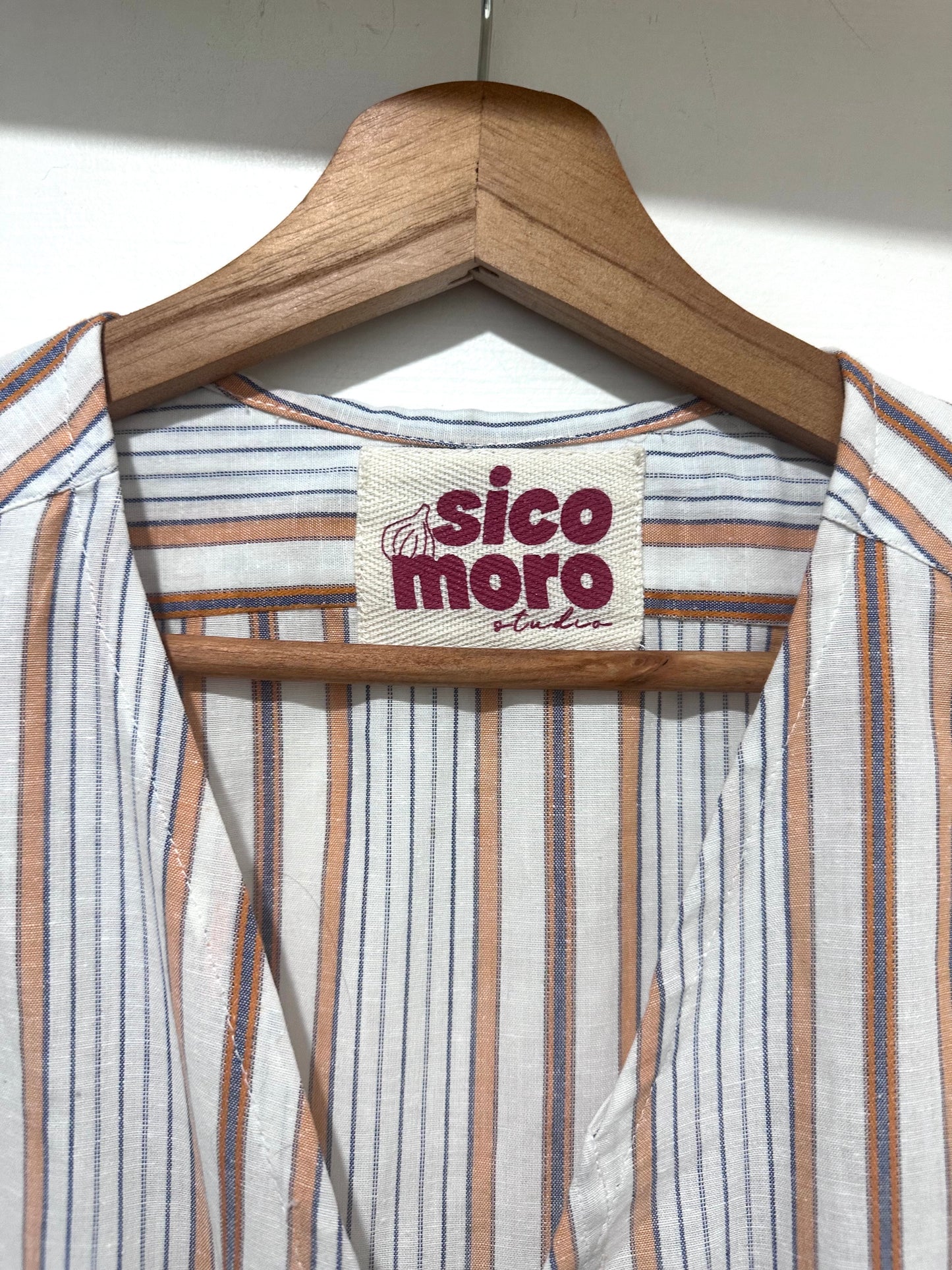 Camicetta a righe in cotone upcycled con laccetti sul davanti