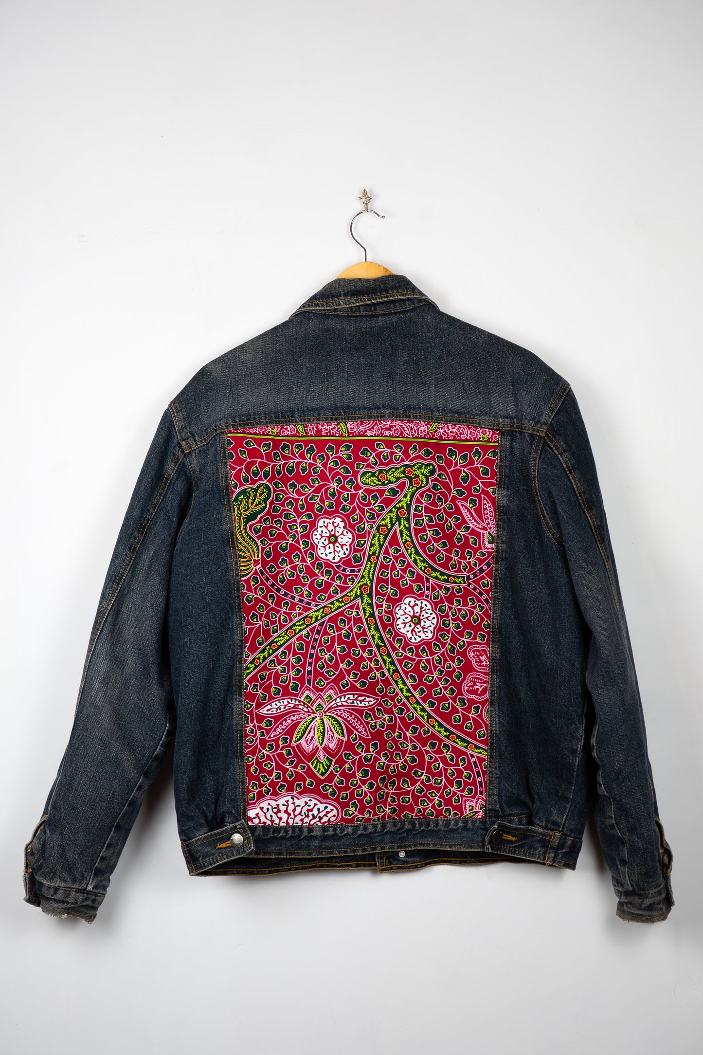 Dark blue denim jacket - Javanese Labyrinth